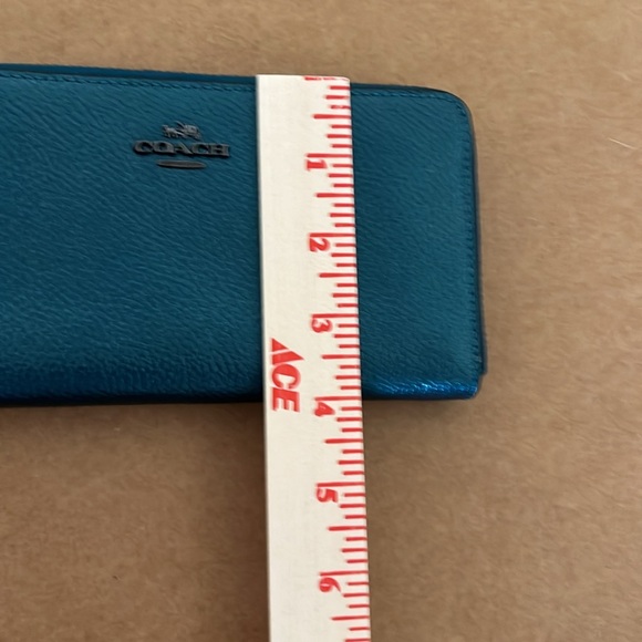 New Coach Deep Blue Green Pebbled Leather Medium Zip Around Accordion Wallet - Picture 9 of 10